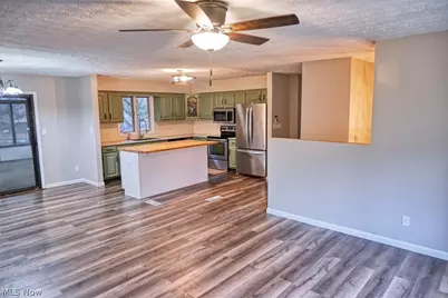 11371 Sagebrush Avenue NE, Uniontown, OH 44685 - Photo 2