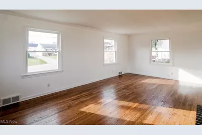 1233 29th Street NE, Canton, OH 44714 - Photo 2