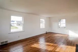 1233 29th St NE, Canton, OH 44714 - Photo 2