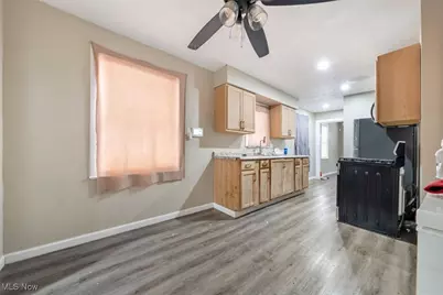 18851 Raymond Street, Maple Heights, OH 44137 - Photo 10