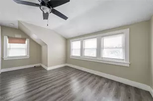 18851 Raymond St, Maple Heights, OH 44137 - Photo 18