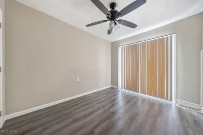 18851 Raymond Street, Maple Heights, OH 44137 - Photo 24