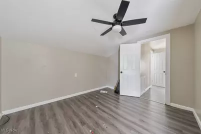 18851 Raymond Street, Maple Heights, OH 44137 - Photo 22