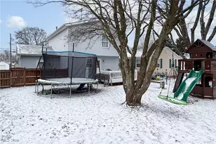 1080 Stratford St, Barberton, OH 44203 - Photo 4