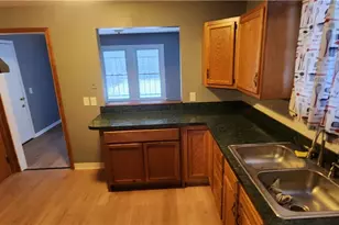 17418 Biltmore Ave, Loveland, OH 44128 - Photo 8