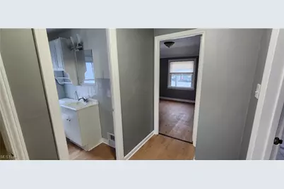 17418 Biltmore Avenue, Loveland, OH 44128 - Photo 6