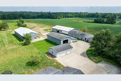 7686 Peck Road, Ravenna, OH 44266 - Photo 6