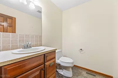 7686 Peck Road, Ravenna, OH 44266 - Photo 24