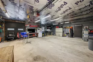 323 Tyson Ave, Akron, OH 44319 - Photo 46