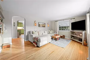 323 Tyson Ave, Akron, OH 44319 - Photo 2