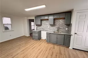 338 17th St, Elyria, OH 44035 - Photo 4