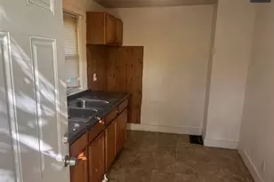 582 Corice St, Akron, OH 44311 - Photo 6