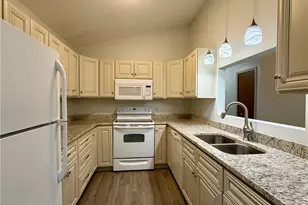 102 Burlington Oval Dr, Chardon, OH 44024 - Photo 8