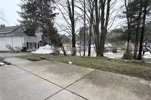 102 Burlington Oval Dr, Chardon, OH 44024 - Photo 24