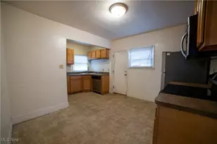 1040 Mercer Ave, Akron, OH 44320 - Photo 6