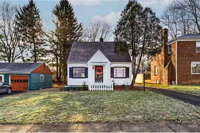 41 Roslyn Drive, Youngstown, OH 44505 - Photo 1