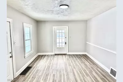 900 Roslyn Avenue SW, Canton, OH 44710 - Photo 10