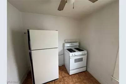 248 7th Street NW, Barberton, OH 44203 - Photo 4