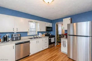 299 Inwood Blvd, Avon Lake, OH 44012 - Photo 8