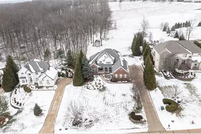 355 Wakefield Run Boulevard, Hinckley, OH 44233 - Photo 2