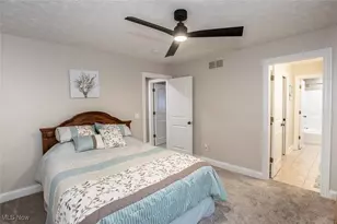 355 Wakefield Run Blvd, Hinckley, OH 44233 - Photo 30