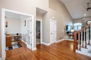 355 Wakefield Run Blvd, Hinckley, OH 44233 - Photo 4