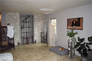 65141 Three Hills Dr, Bellaire, OH 43906 - Photo 10