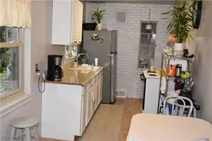 65141 Three Hills Dr, Bellaire, OH 43906 - Photo 2