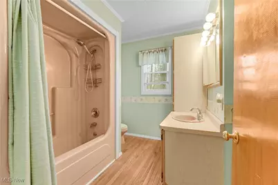 8382 Euclid Chardon Road, Kirtland, OH 44094 - Photo 10