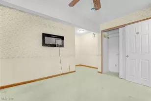 8382 Euclid Chardon Rd, Kirtland, OH 44094 - Photo 14