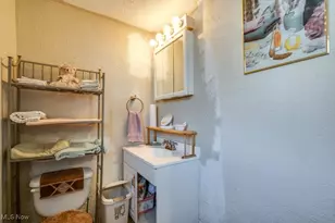 971 Collinwood Ave, Akron, OH 44310 - Photo 20