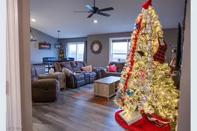 937 Crockett Circle, Canal Fulton, OH 44614 - Photo 4