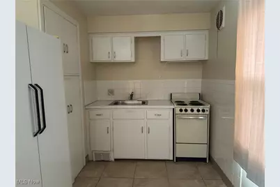 52 Willow Drive #1, Youngstown, OH 44512 - Photo 2