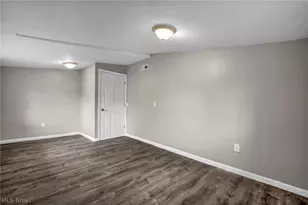 295 E 238th St, Euclid, OH 44123 - Photo 24