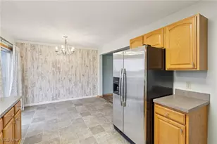 854 Longbrook Dr, Wadsworth, OH 44281 - Photo 8