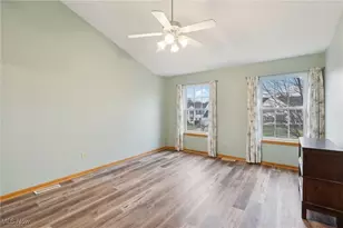 854 Longbrook Dr, Wadsworth, OH 44281 - Photo 16