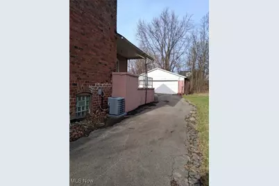 160 Gordon Avenue, Campbell, OH 44405 - Photo 4