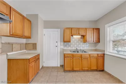 11913 Buckingham Avenue #2/UP, Loveland, OH 44120 - Photo 12