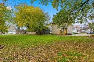 25 Chester Ave SE, Massillon, OH 44646 - Photo 4