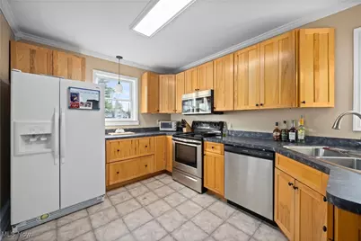 611 West Street, Amherst, OH 44001 - Photo 12