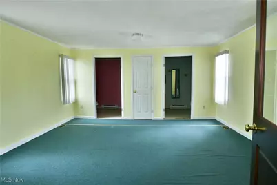 305 Ridge Road, Cortland, OH 44410 - Photo 8