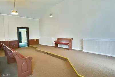 305 Ridge Road, Cortland, OH 44410 - Photo 6