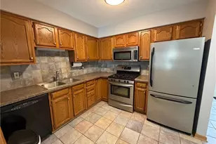 4265 Rolling Hills Dr, Brunswick, OH 44212 - Photo 6