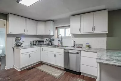 3915 Orchardview Drive SE, East Canton, OH 44730 - Photo 14