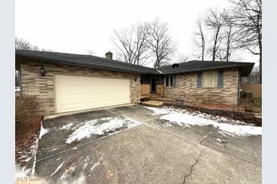 2851 Carlton Drive NW, Warren, OH 44485 - Photo 1