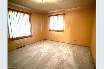 2851 Carlton Drive NW, Warren, OH 44485 - Photo 12