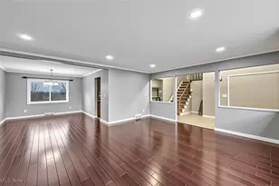 30185 Overlook Dr, Wickliffe, OH 44092 - Photo 8