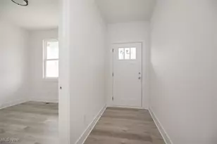 5594 Grove Ave, Mentor, OH 44060 - Photo 2