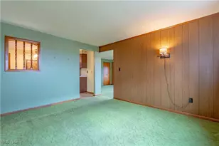 1146 4th St SE, New Philadelphia, OH 44663 - Photo 8