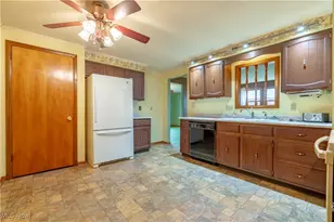 1146 4th St SE, New Philadelphia, OH 44663 - Photo 10